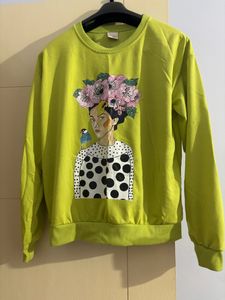 Urbanic Sweatshirt In Size L