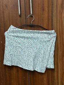 White Floral Mini Skort 🌸