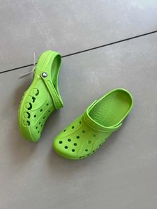*CROCS*