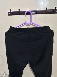 Black Cropped Leggings