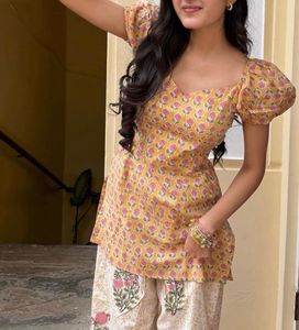 Desi custom, puff sleeve Kurti