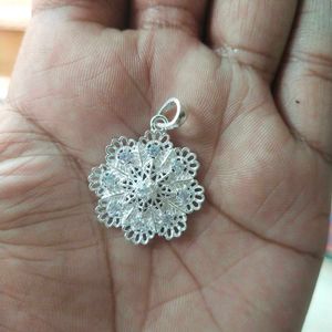 Pure Silver Elegant Snowflake Pendant