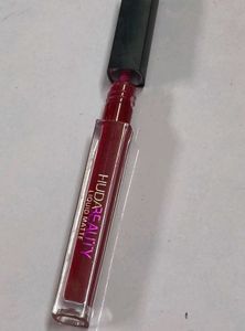 Huda Beauty Liquid Matte Lipstick