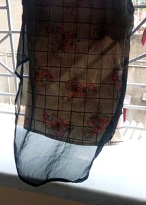 Shurug Top