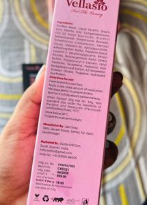 Shimmering Face Moisturiser with Hyaluronic Acid