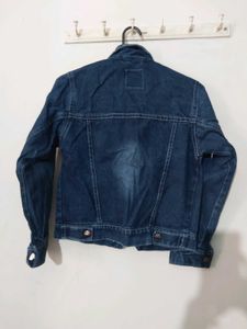 Stylish Denim Jacket with Patches
