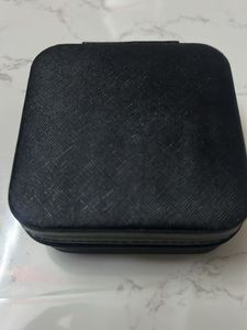 Black jewellery travel Zippered Pouch