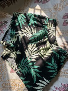 cute Tropical Leaf Print Shorts