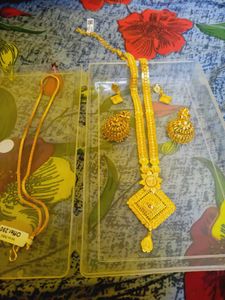 Forming gold haram with earrings combo