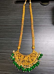 Exquisite Gold Necklace with Green Beads