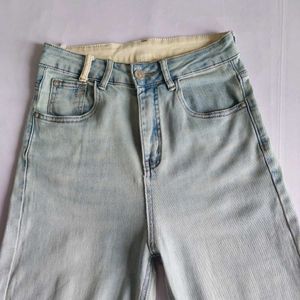 Light Wash Wide Leg Jeans 🐞⚘️