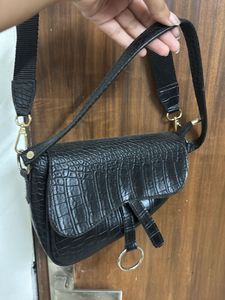 Stylish Black Croc Embossed Crossbody Bag