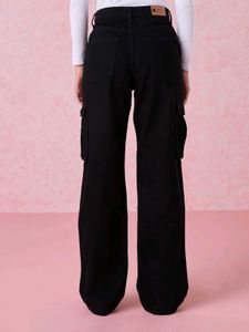 BLACK WIDE LEG CARGO JEANS