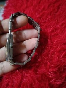 Elegant Women's Times Watch