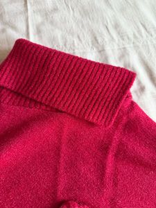 Chic Pink Knit Poncho with Flowers