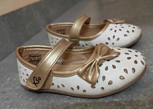 Baby Girls White &amp; Gold Bow Shoes