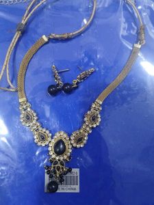 Elegant Black & Gold Necklace Set