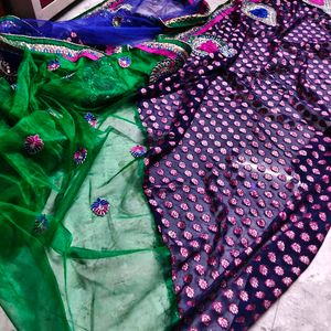 Elegant Navy Blue Saree with Pink Motifs