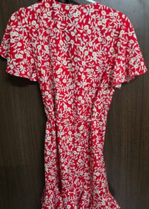 Chic Red Floral Wrap Dress