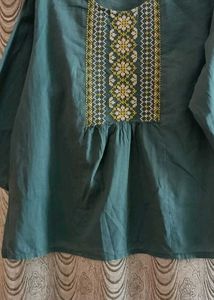 Embroidered Green Tunic Top 💚