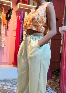 Floral Sleeveless Collared Crop Top