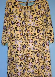 Floral Print Tie-Neck top