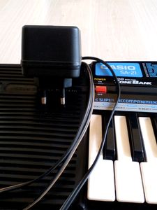 CASIO SA-21 PIANO KEYBOARD IN EXCELLENT CONDITION