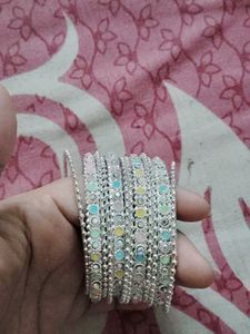 195.Sparkling Pastel Bangle Set