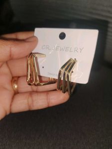 Chic Gold Geometric Hoop Earrings
