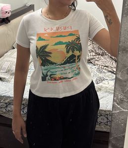 white Tshirt top