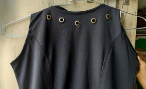 Black Peplum Sleeveless Top Size 34 | Golden Eyele
