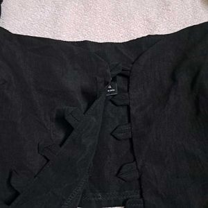 Edgy Black Square Neck Puff Sleeve Crop Top