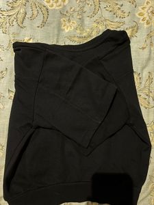 V-Neck Black Cropped Top