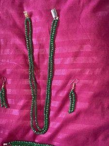 Green Beaded Jewelry Set