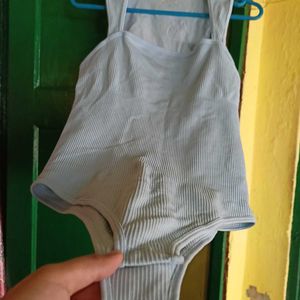 White Ribbed Stretchable Bodysuit – Size M 🤍