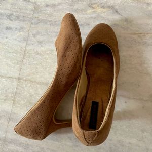 Tan Brown Embellished Heels 3 Inch UK7 EUR40