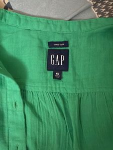 Vibrant Green Linen Crinkle Button-Up Top
