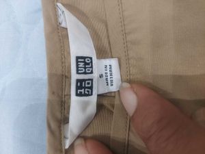Uniqlo Beige T-Shirt