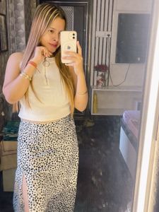 Stylish White Crop Top with Zipper and skirt