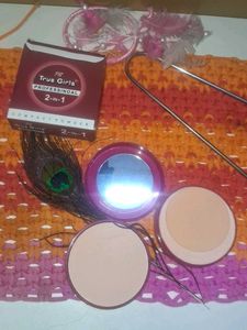 True Girls 2-in-1 Professional Compact Powder
