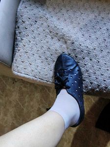 Trendy Black Ballerina Flats with Bow Detail