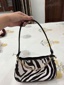 Stylish Zebra Print Shoulder Bag