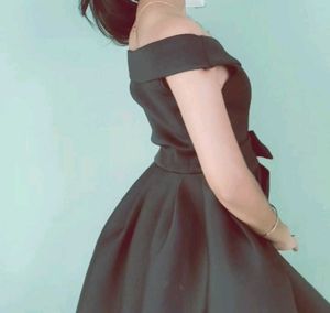 Chic Off-Shoulder Bow Detail Dress