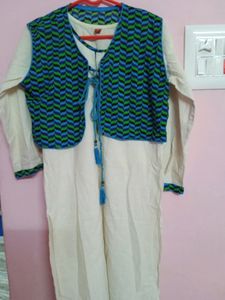 Offer Only For Today!!Off White With Blue Green Stripes Border With A Beautiful Overcoat