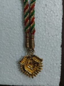 Beautiful Red Green Dori Necklace w Golden Pendent