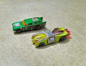 Set of 2 Hot Wheels Collection