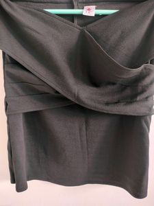 Price Down - Off Shoulder Black Top. XXL