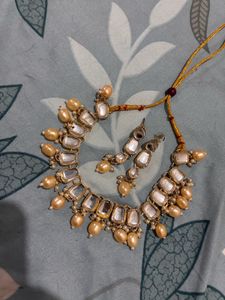Elegant Kundan Necklace &amp; Earring Set