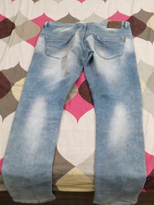 Men's Light Wash Denim Jeans