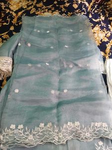 beautiful pakistani suit